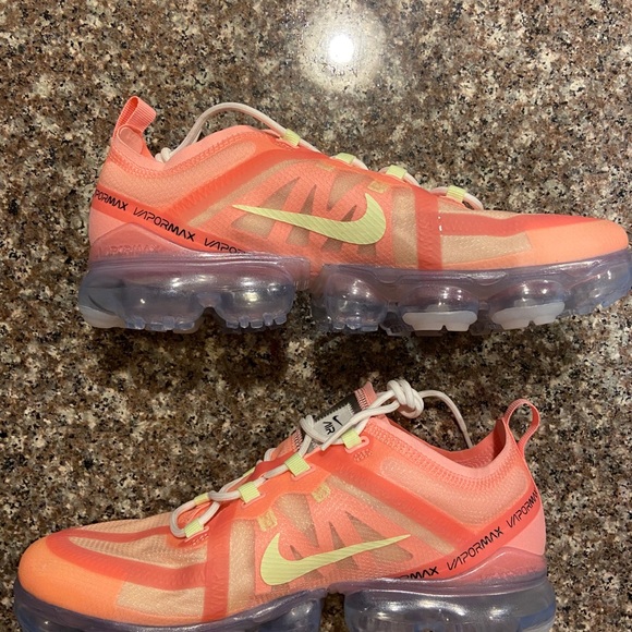 Women's Air VaporMax 2019 'Pink Tint Barely Volt' - Picture 2 of 6